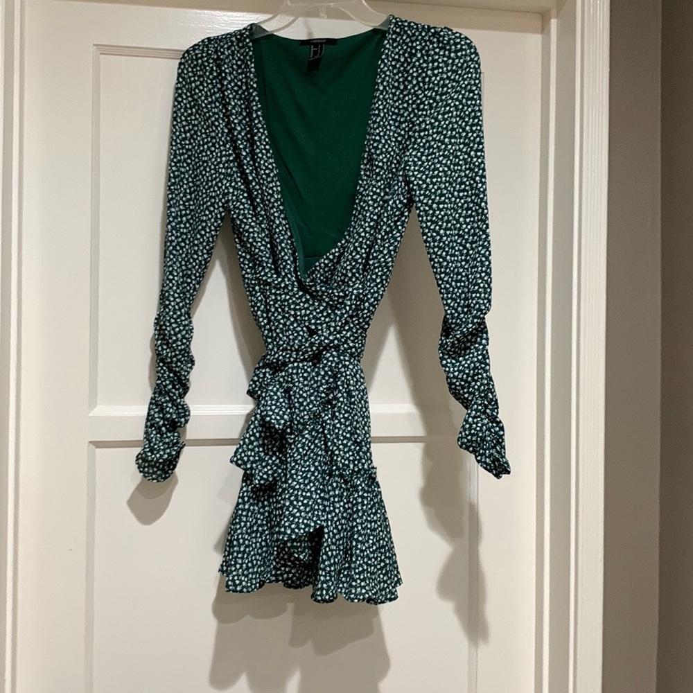Long-Sleeve Green & White Floral Mini dress